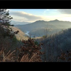 Meet your Posher, Hira